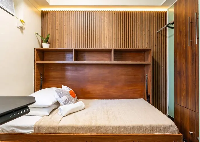 Prime 2-br Near Major Business Districts *